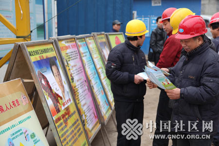 武汉务工人口_武汉地铁出人口图片(3)