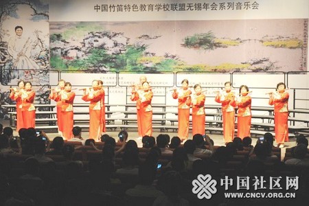 民歌小调《无锡景》,她们虽然是演出人员中年纪最大的,但是技