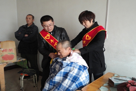 吉林省磐石市:志愿者积极开展志愿服务活动-关