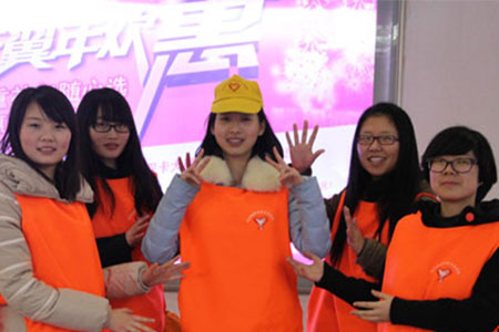 95后春运志愿者:志愿精神点亮美丽青春-热点聚