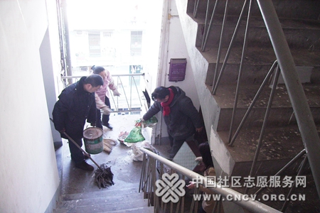 科大社区开展迎新年 绿色环保清洁家园活动-