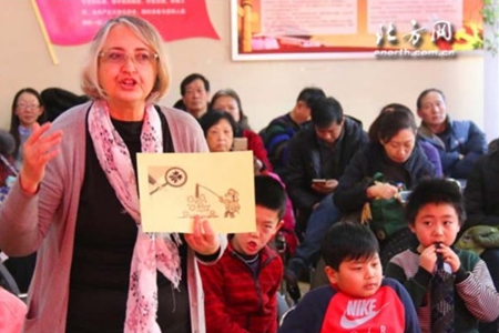 打赢蓝天保卫战 志愿者宣传禁燃在行动